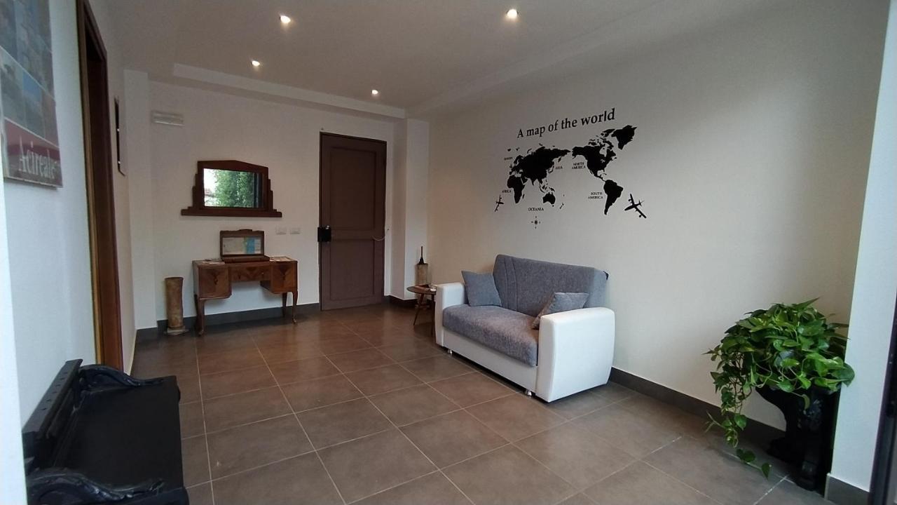 Casa Del Sol Villa Ачиреале Екстериор снимка