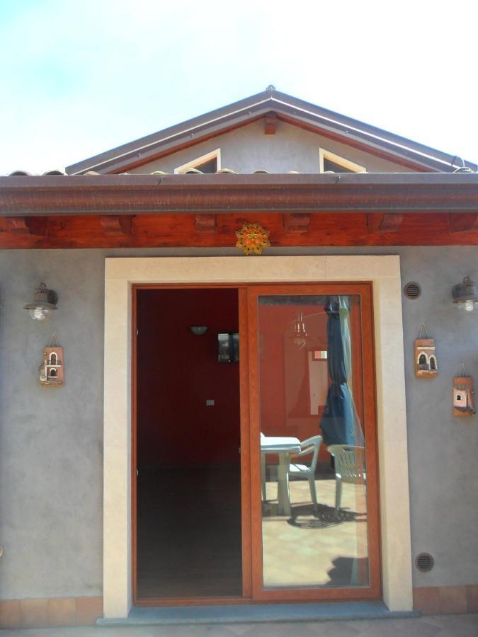 Casa Del Sol Villa Ачиреале Стая снимка